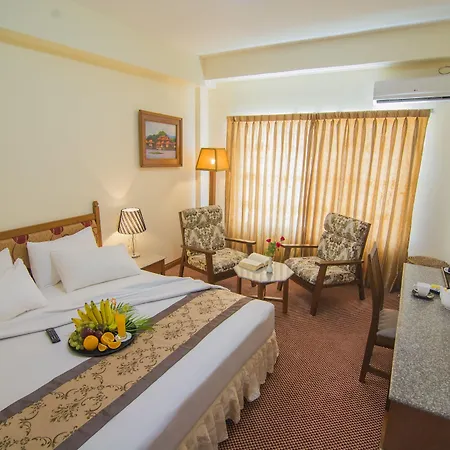 Reno Hotel Yangon Exterior photo