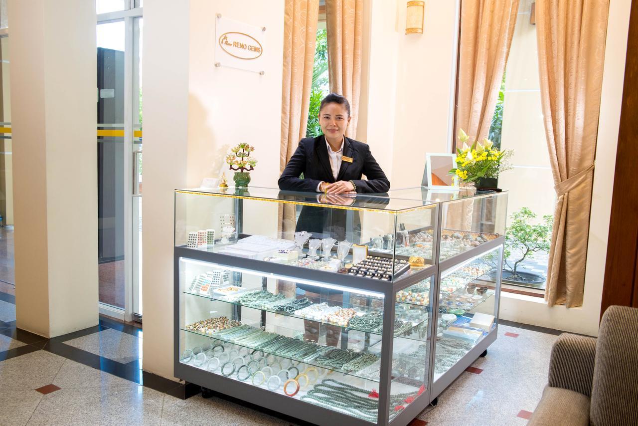 Reno 3* Yangon